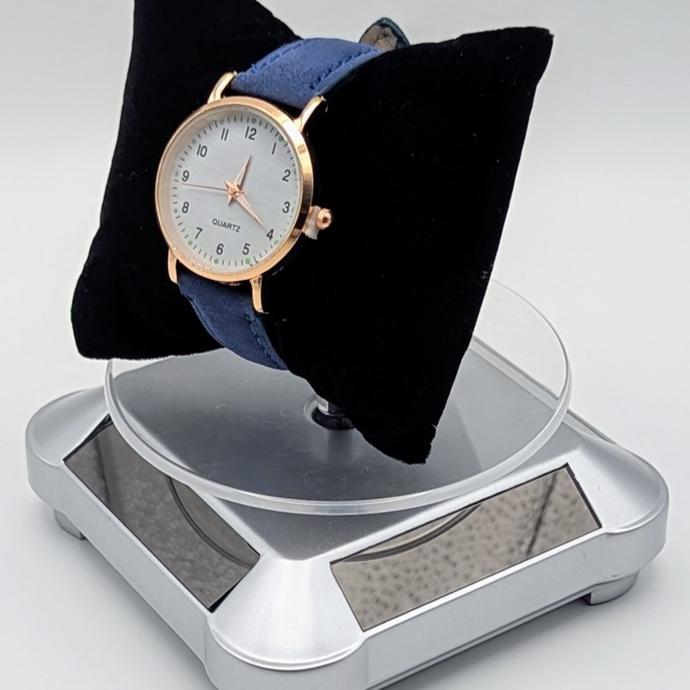 Elegant Blue and Gold watch with Classic Design
